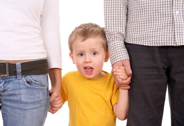 С какого возраста ребенок может выбирать с кем жить после развода - мнение ребенка при определении места жительства